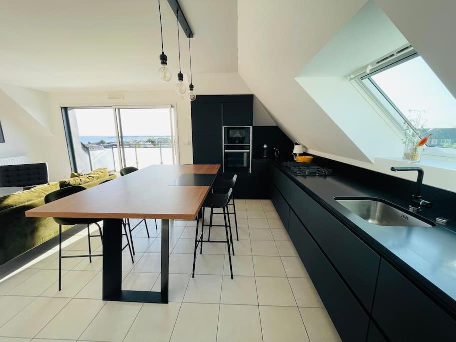 Appartement Lumineux Et Spacieux, Terrasse Et Parking Prive Concarneau Luaran gambar